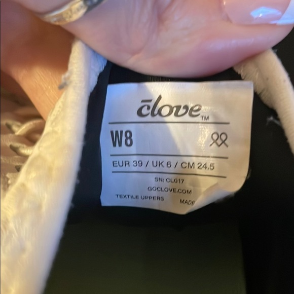 Clove White Athletic Shoes with Breathable Upper and Modern Sole - Picture 5 of 7